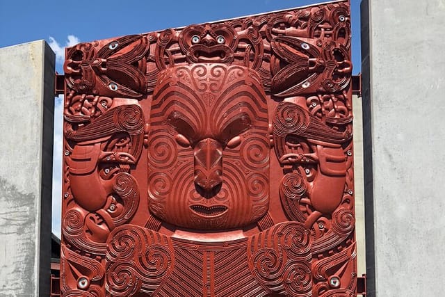 Amazing Maori carvings